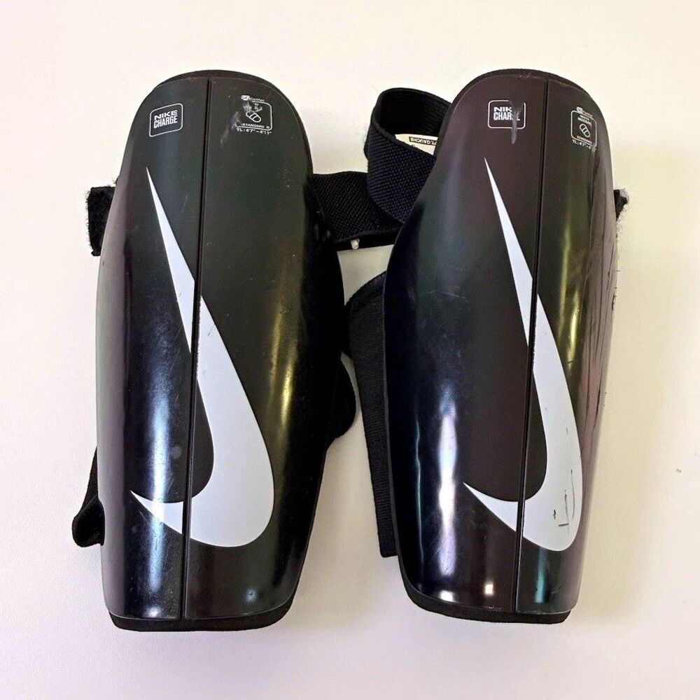 Nike Charge Youth Large Soccer Shin Guards Black/White Padded Pair (2)
